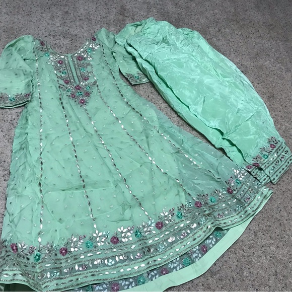 Punjabi frock suit with salwar - Picture 8 of 8
